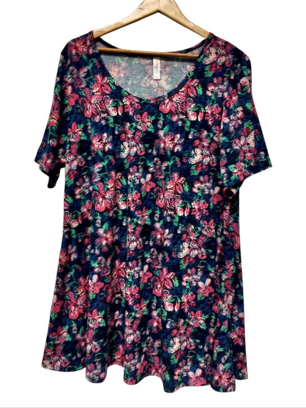 Simply Comfortable 3XL Floral Print V-Neck Tunic Top – Navy Pink & Green